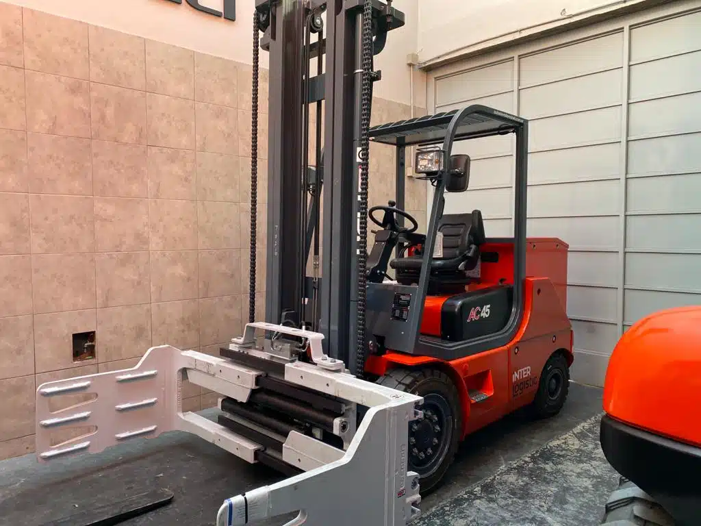 Bale Clamp HELI: Revolución en la Manipulación de Cargas sin Pallets